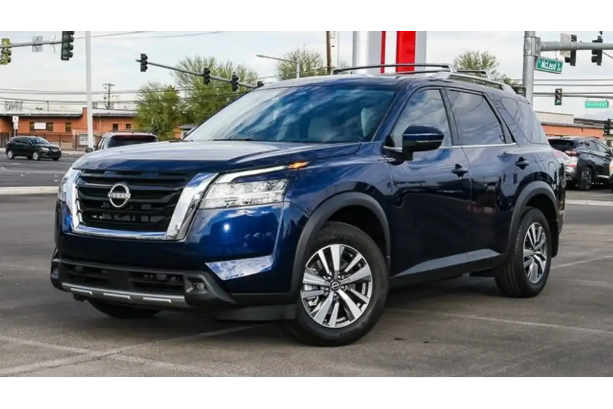 Nissan 6 Seater For Rent